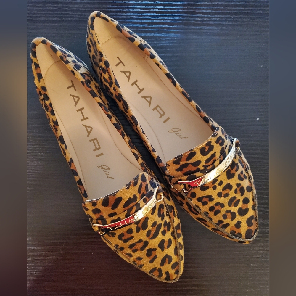 Tahari Flats